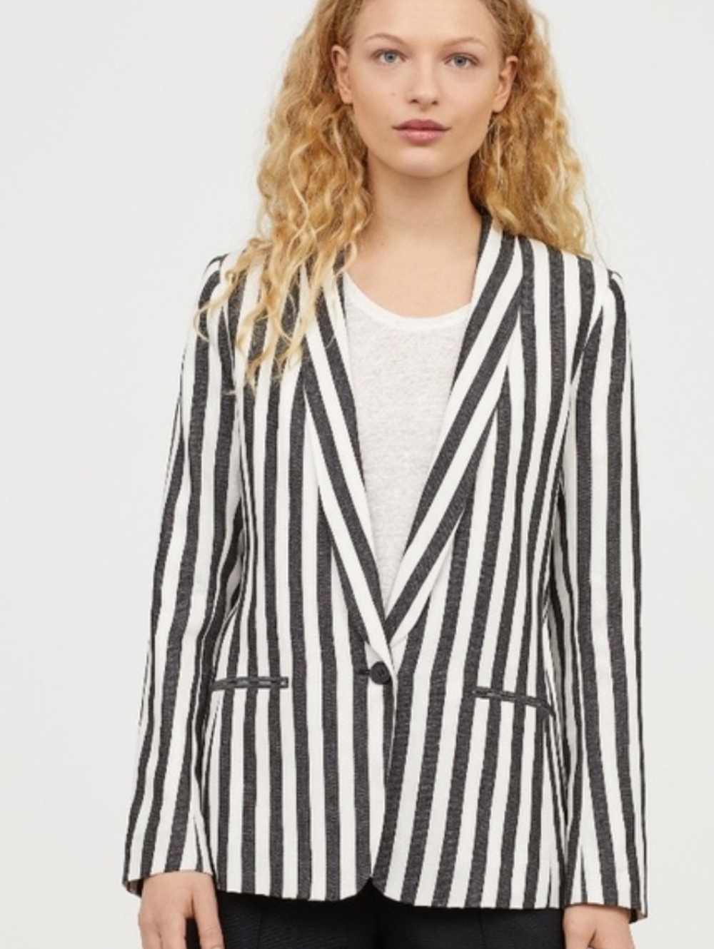 H&M Black and White Vertical Stripe Blazer_4